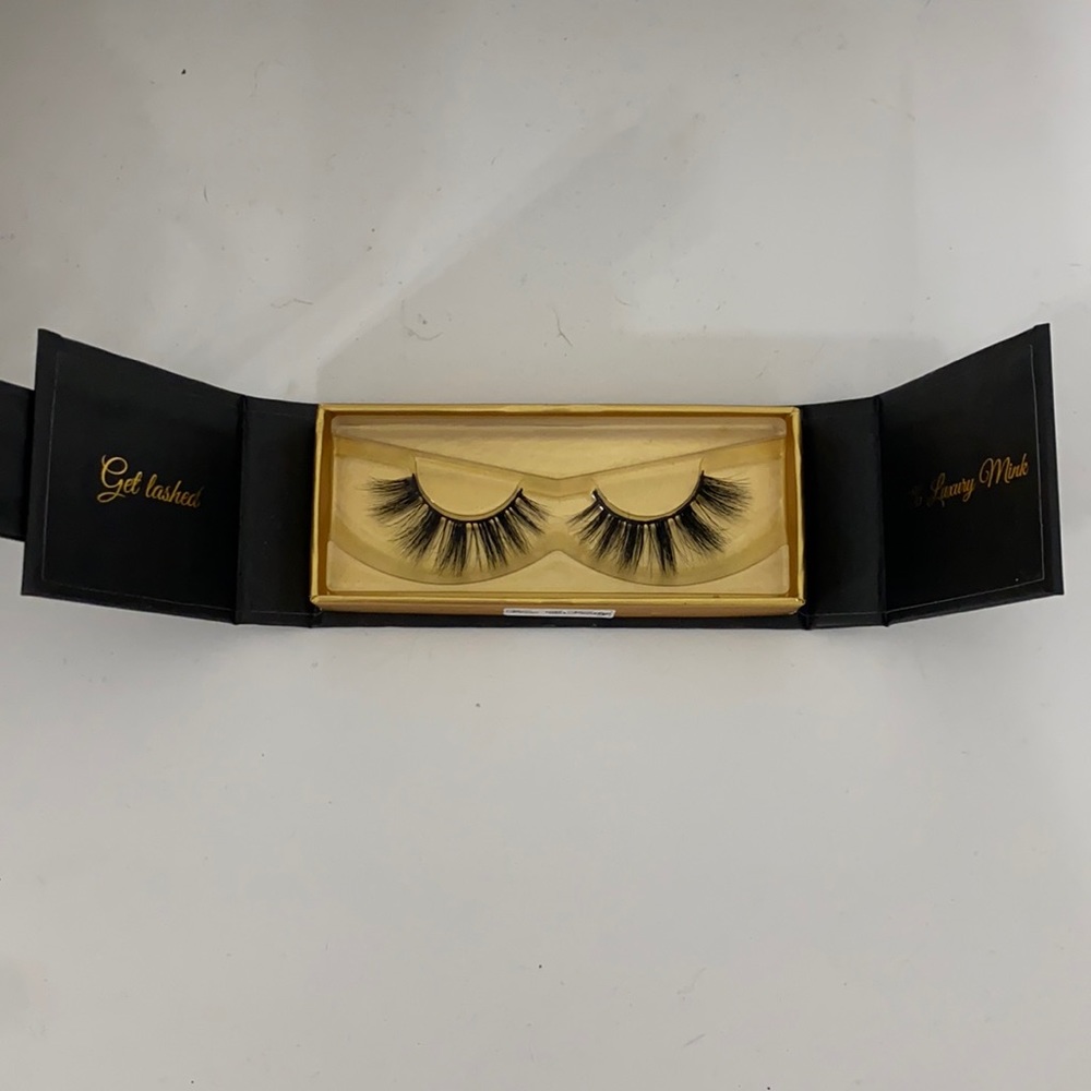 Set of Lashes